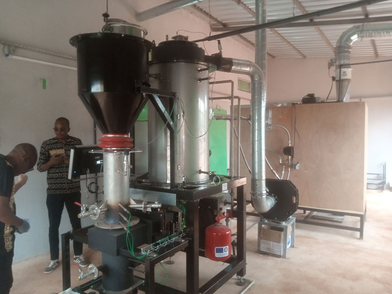Bobo-Dioulasso : Le projet BioStar présente un séchoir de mangues à combustible de cajou