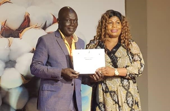 Burkina : Le créateur de mode François 1er rafle deux prix à la 3e édition du Salon international du coton et du textile  