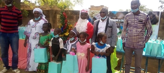 Arbre de Noël à Kaya : La fondation Rafi aux côtés des enfants déplacés