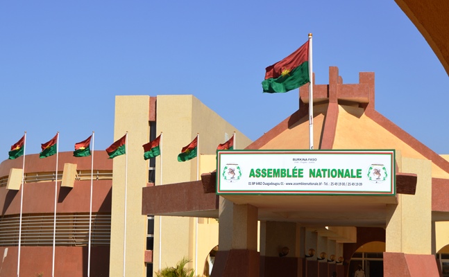 Femmes minoritaires à l’Assemblée nationale : Naaba Boalga invite les partis politiques à corriger une injustice