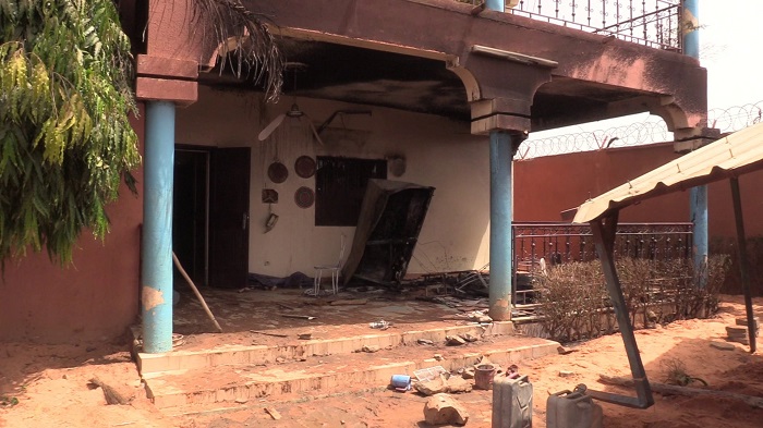 Niger : La maison du correspondant de RFI, Moussa Kaka, incendiée