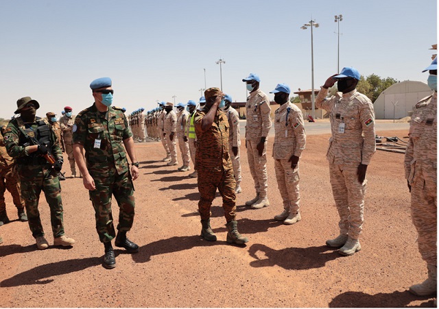 Opérations de sécurisation des forces armées burkinabé : Plusieurs terroristes mis hors d’état de nuire, le général Minoungou encourage le contingent au Mali 
