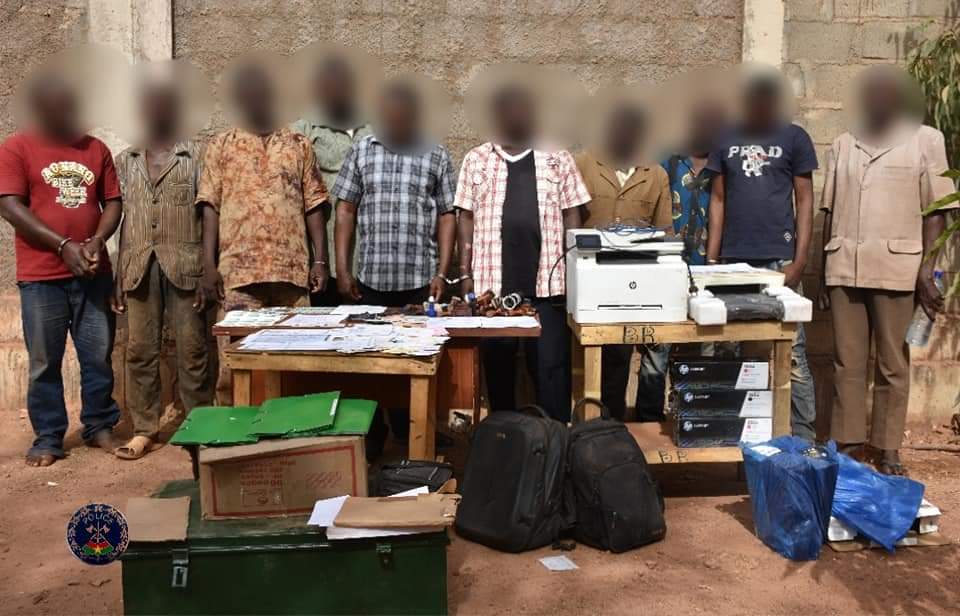 Ouagadougou : La police nationale démantèle un réseau de faussaires spécialisés dans la vente illicite des parcelles
