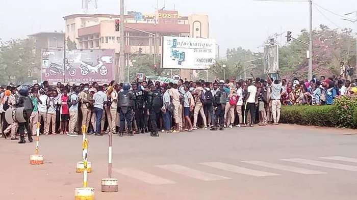 Éducation : Des élèves de Ouagadougou s’opposent aux nouvelles réformes du Bac et du BEPC