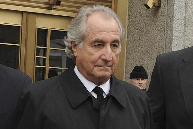 États-Unis : L´escroc Bernard Madoff, un as des arnaques financières à la Ponzi,  est mort