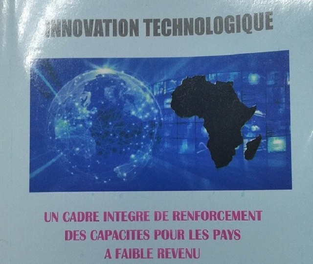 Burkina : Dr Siaka Coulibaly dédicace « Innovation technologique : un cadre intégré de renforcement des capacités pour les pays à faible revenu »