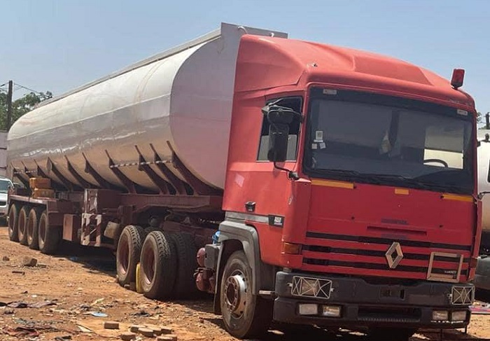 Fraude d’hydrocarbures : La brigade mobile des douanes de Ouagadougou saisit un camion-citerne