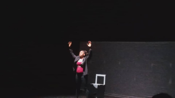 Danse contemporaine : Salimata Kobré dépeint la problématique de la non-assistance de l’humain avec son spectacle « Moom » 