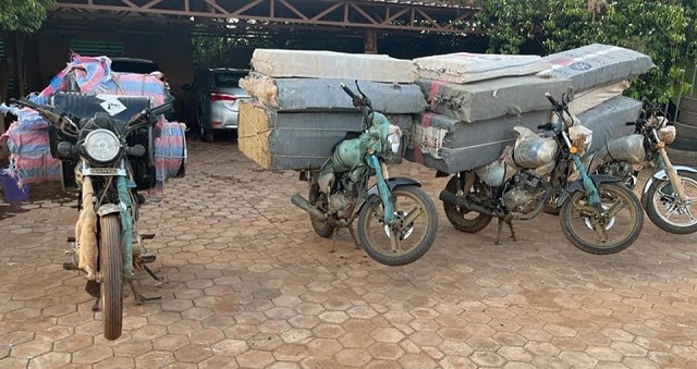 Ouagadougou : La douane met fin à une importation en contrebande, de cigarettes et de cyanure d’une valeur de 5 millions de FCFA