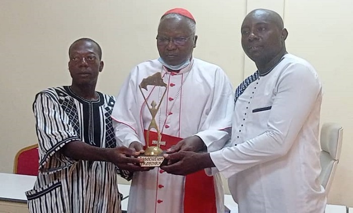 Cohésion sociale : Le Cardinal Philippe Ouédraogo reçoit le prix 