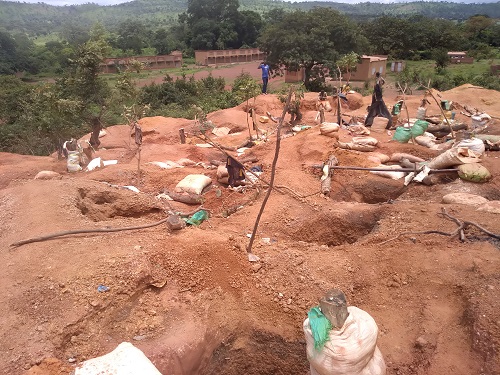 Site d’orpaillage de Bantara : Le Gouverneur de la région du Sud-Ouest dément l’information faisant état de « nombreuses victimes »