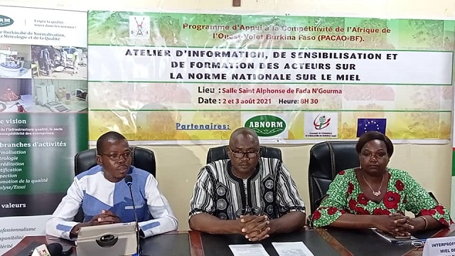 Burkina Faso : L’ABNORM instruit les acteurs du miel de la région de l’Est sur la norme nationale