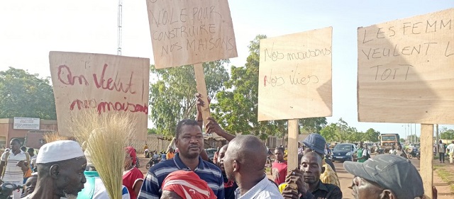 Conflit foncier à Komsilga : Des habitants de Tengandogo sommés de déguerpir manifestent