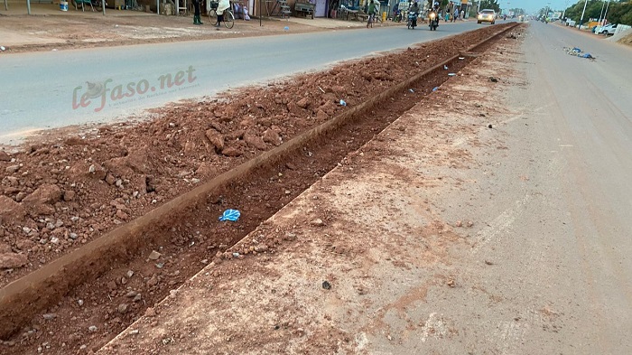 Route nationale n°22 (Ouaga-Kongoussi) : Les travaux de séparation de la chaussée ont repris 