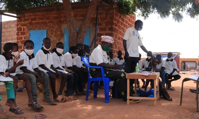 Insécurité au Burkina : A Kaya, la radio donne une seconde chance aux élèves déplacés internes