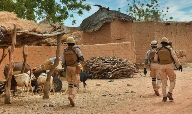 Burkina Faso : Face à la guerre, le tout régalien de l’Etat est-il encore tenable ? 