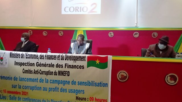 Corruption au Burkina : Une campagne de sensibilisation au profit des usagers du ministère de l’Économie lancée