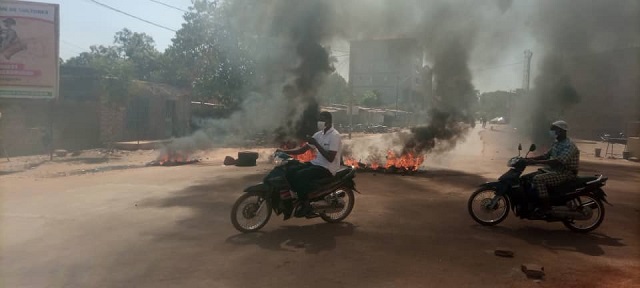 Marche à Ouagadougou : Plusieurs artères au centre-ville sous des flammes