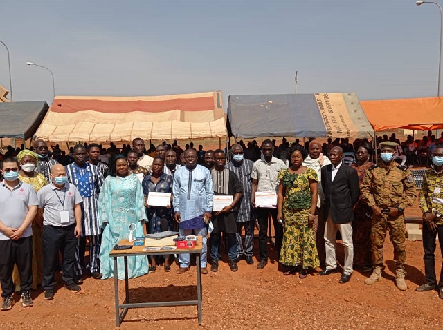 Bobo-Dioulasso : Des jeunes formés au métier de réparation de terminaux TIC reçoivent des kits pour leur installation socio-professionnelle