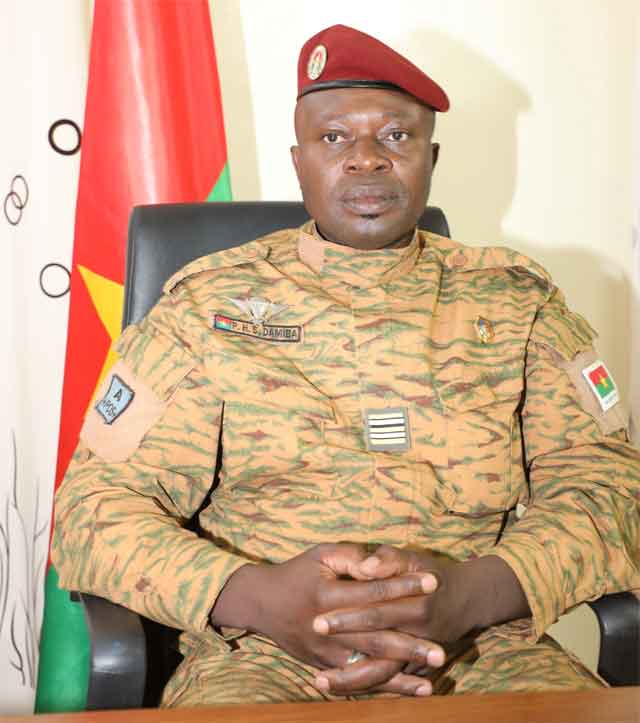 Burkina Faso : Le lieutenant-colonel Paul Henri Damiba entame les concertations 