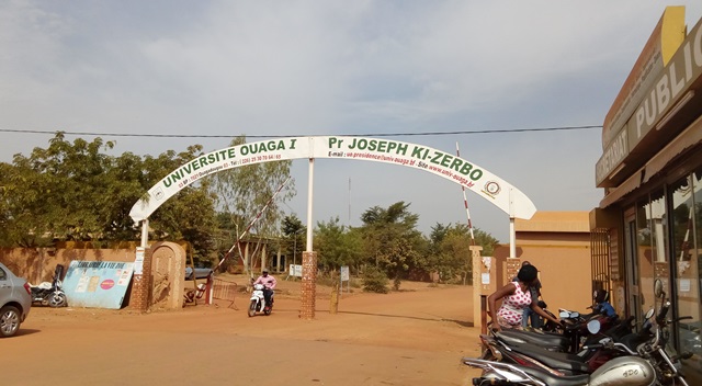 Coup d’État au Burkina : Les cours suspendus dans les universités et  instituts supérieurs jusqu’au 29 janvier 2022