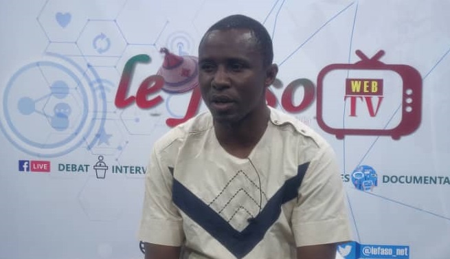 Coup d’État au Burkina : « Le pouvoir de Roch Kaboré a commis l’erreur de se mettre à dos une partie des insurgés », selon Oumar Ouédraogo, journaliste politique