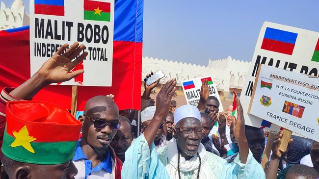 Bobo-Dioulasso : Une coalition de mouvements invite le MPSR à nouer une coopération militaire avec la Russie