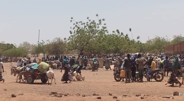 Insécurité au Burkina : « Toutes les écoles au centre de Bourzanga sont pleines de déplacés internes »