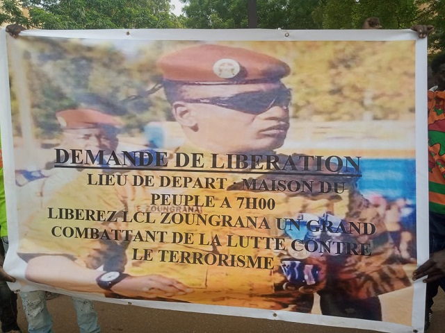 Ouagadougou : Des manifestants réclament la libération du lieutenant-colonel Emmanuel Zoungrana et de ses compagnons