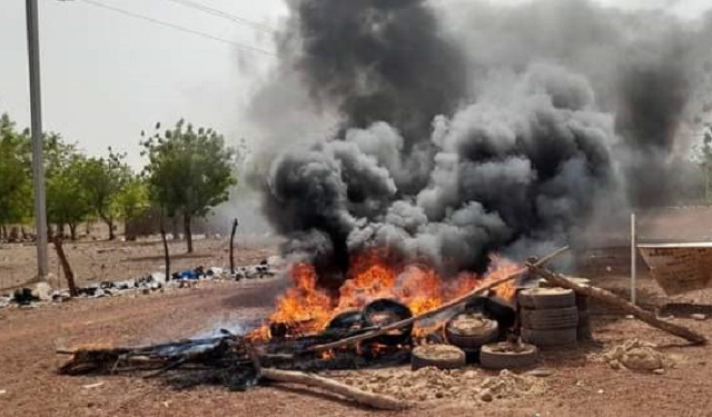Burkina/Passoré : Des commerçants incendient les barrières de contrôle de la gendarmerie
