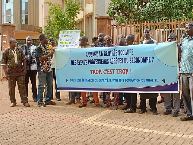 Enseignement au Burkina : Les élèves professeurs agrégés de l’enseignement secondaire expriment leur mécontentement