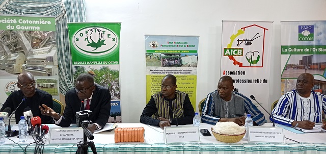Production cotonnière  au Burkina : Le prix du kilogramme de coton passe à 300 FCFA pour la campagne 2022-2023