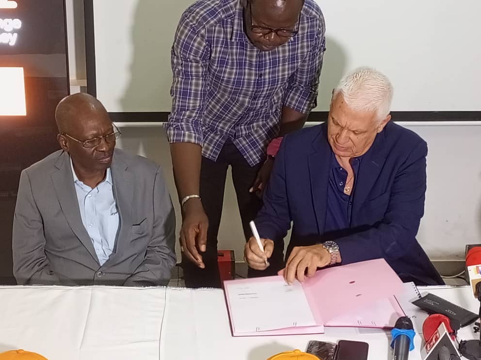 Football : Hubert Velud signe pour 2 ans avec le Burkina Faso
