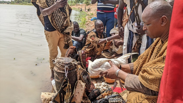 Troisième édition du « Djibon » : Les dozos prient les ancêtres pour le retour de la paix au Burkina