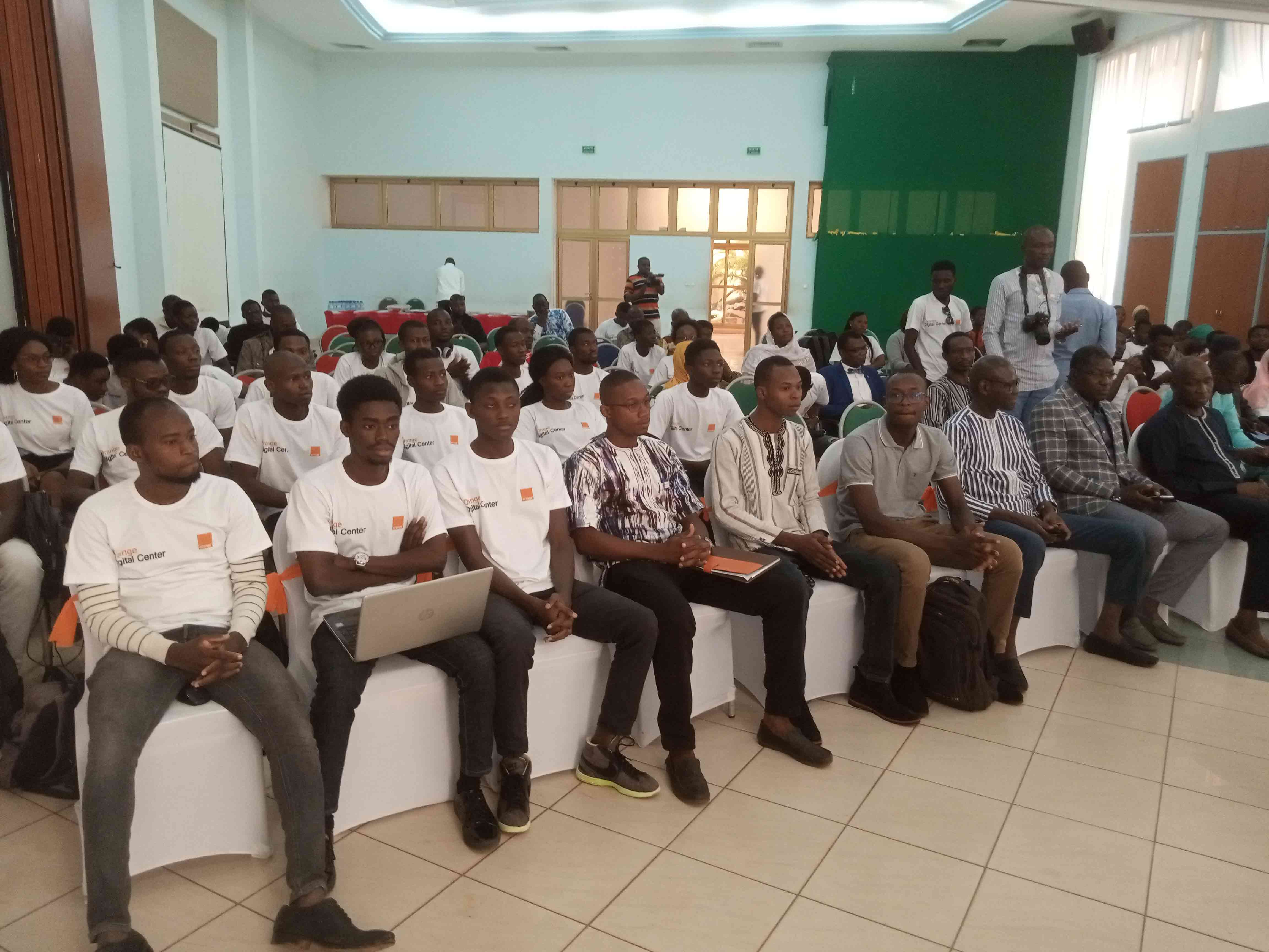 Métier du digital : 100 jeunes de Bobo-Dioulasso bénéficient de la formation de développeurs full stack offert par  Orange Digital Center
