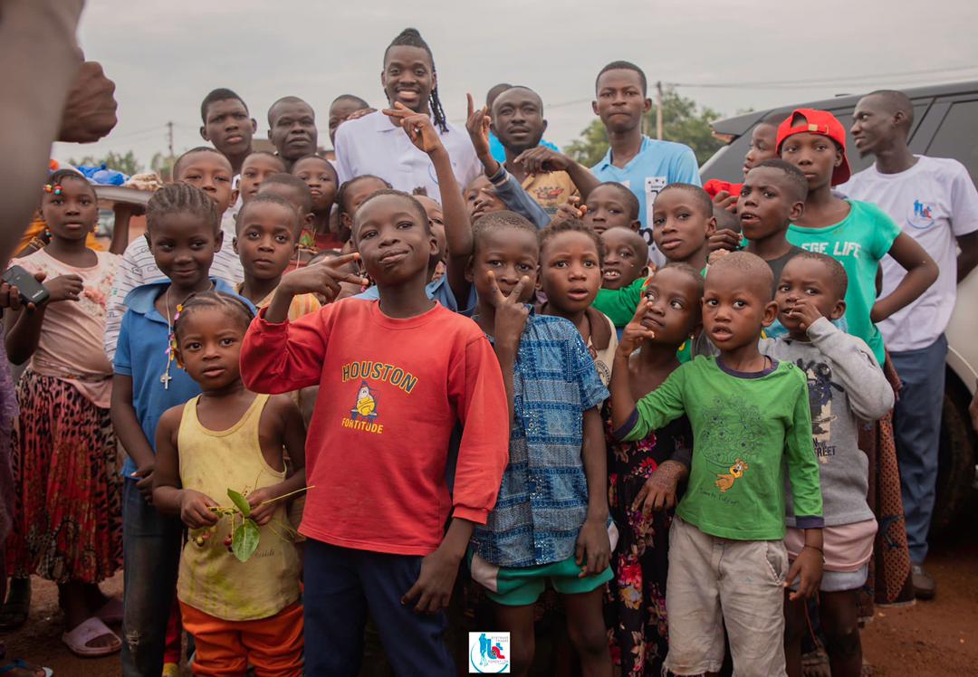 Journées caritatives : Bertrand Traoré fait parler son cœur au profit des veuves et orphelins des FDS 