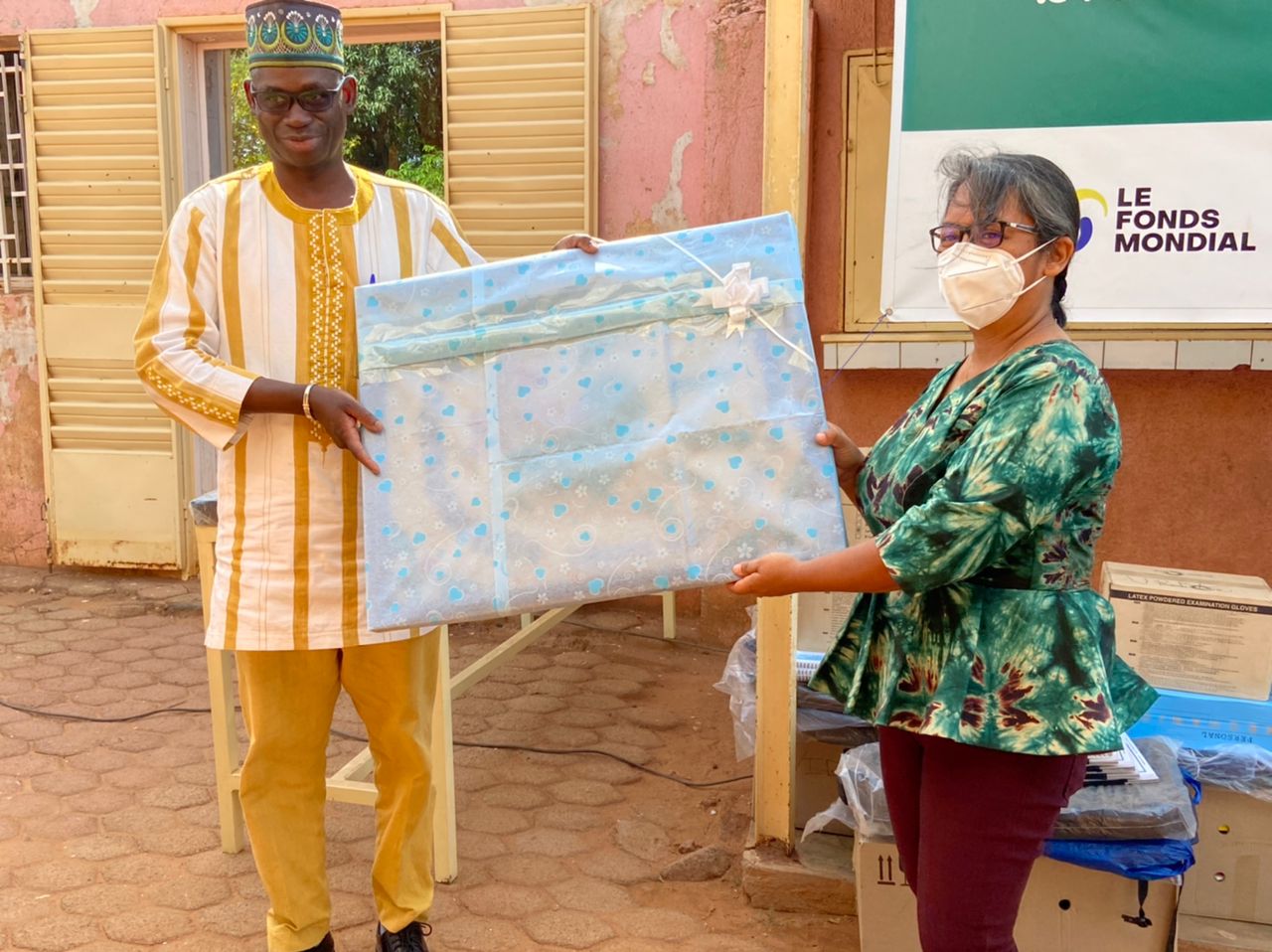 Santé au Burkina : CICDoc offre du matériel biomédical aux organisations à base communautaire