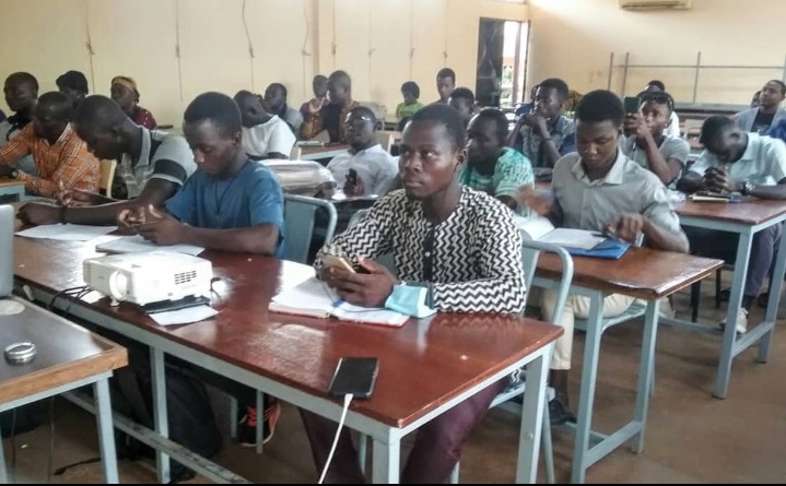 Lutte contre le terrorisme au Burkina : Le club d’art et de débat oratoire de l’université Joseph Ki Zerbo se fait former sur la prévention de la radicalisation et de l’extrémisme violent