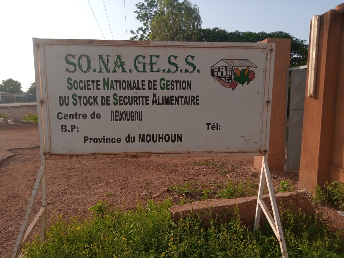 Dédougou : Le gouverneur visite les magasins de la SONAGESS, la presse interdite d’accès