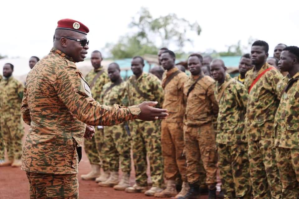 Lutte contre le terrorisme : Le Président du Faso galvanise les troupes à l’Est et au Centre-Est
