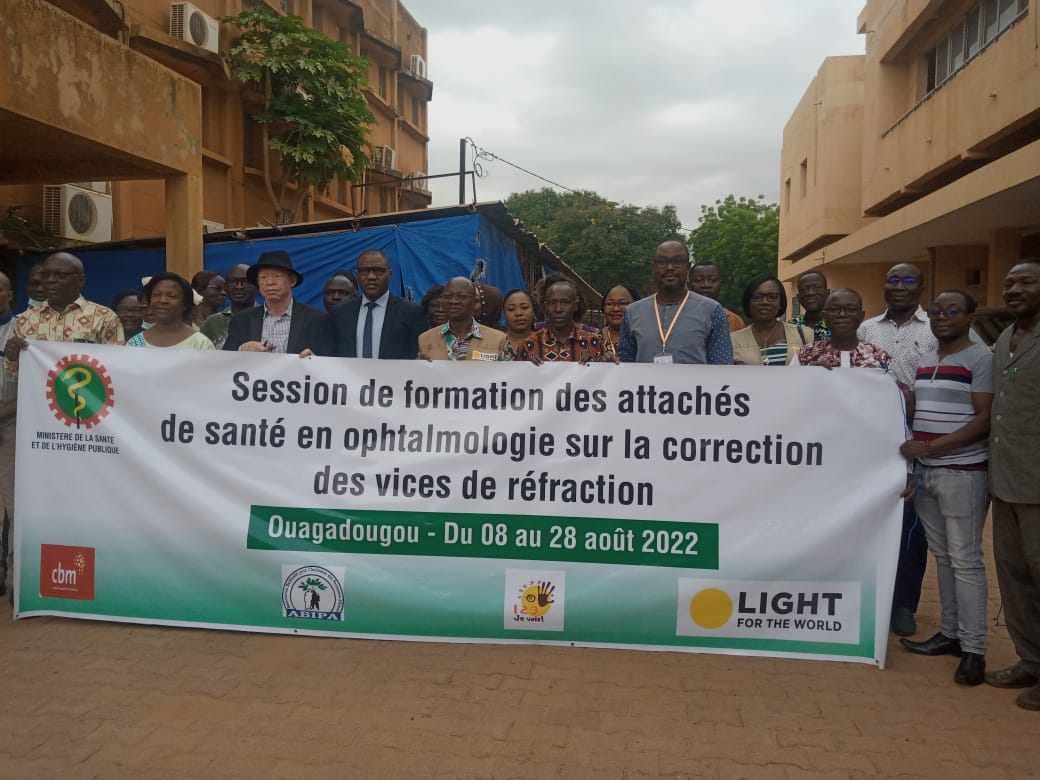 Lutte contre la cécité au Burkina : Le ministère renforce les capacités des attachés de santé en ophtalmologie sur la correction des vices de réfraction