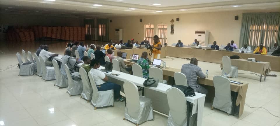 Postes et communications électroniques au Burkina : L’Autorité de régularisation en tandem avec les médias pour un service de qualité 