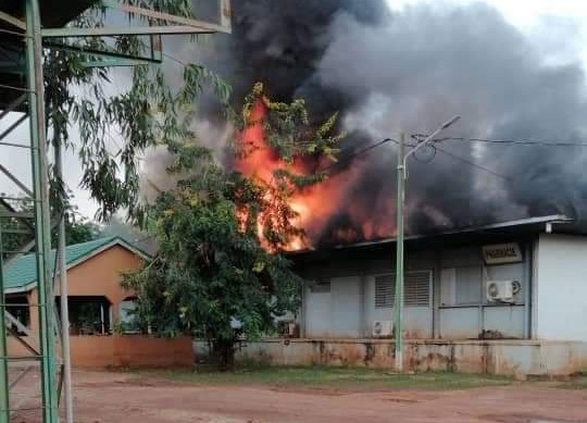 Burkina Faso :Le dépôt pharmaceutique du centre hospitalier régional de Fada Ngourma ravagé par les flammes