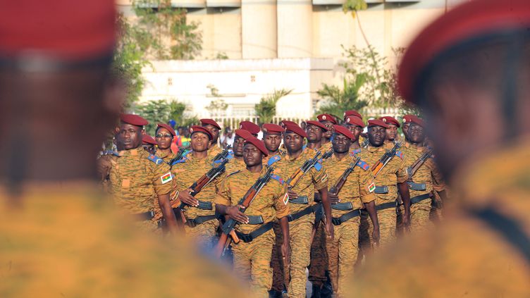Forces armées nationales du Burkina : Le Groupement central des armées ( GCA) dissout