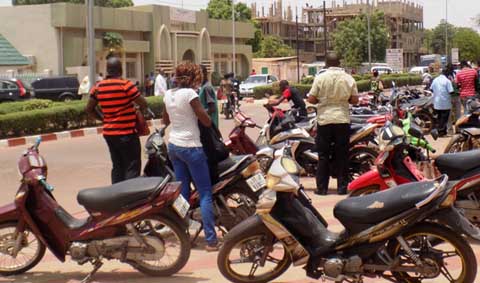Ouagadougou : Les prix de parking ont été fixés entre 25f et 200f CFA pour les engins à deux roues