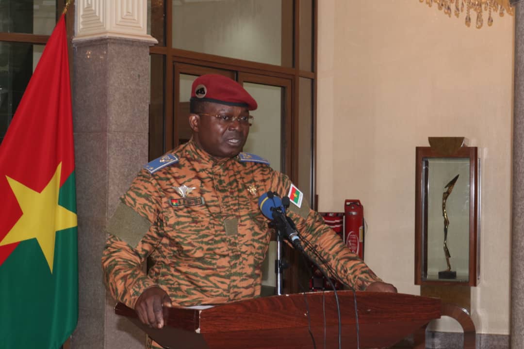 Burkina : Un engin télécommandé à l’origine du drame sur l’axe Bourzanga-Djibo, selon le ministre de la défense