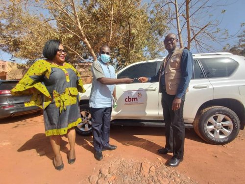 Burkina/Santé : CBM Global offre un véhicule et des équipements ophtalmologiques à la direction régionale de la santé de la Boucle du Mouhoun