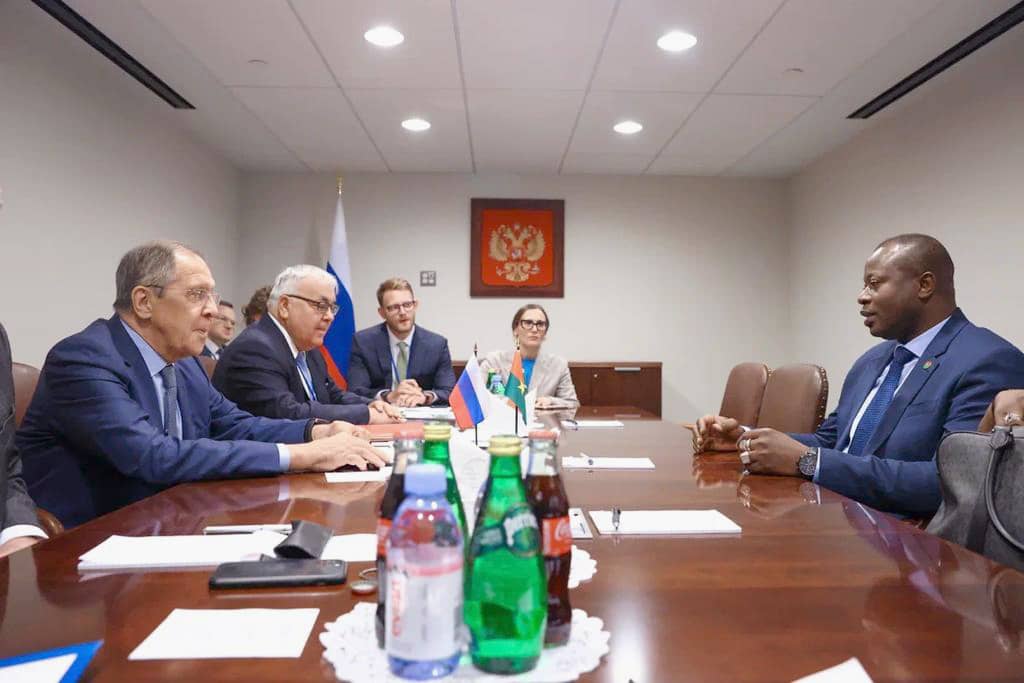 Coopération Burkina Faso – Russie : Le Chef de l’Etat échange avec le ministre des Affaires étrangères Sergei LAVROV