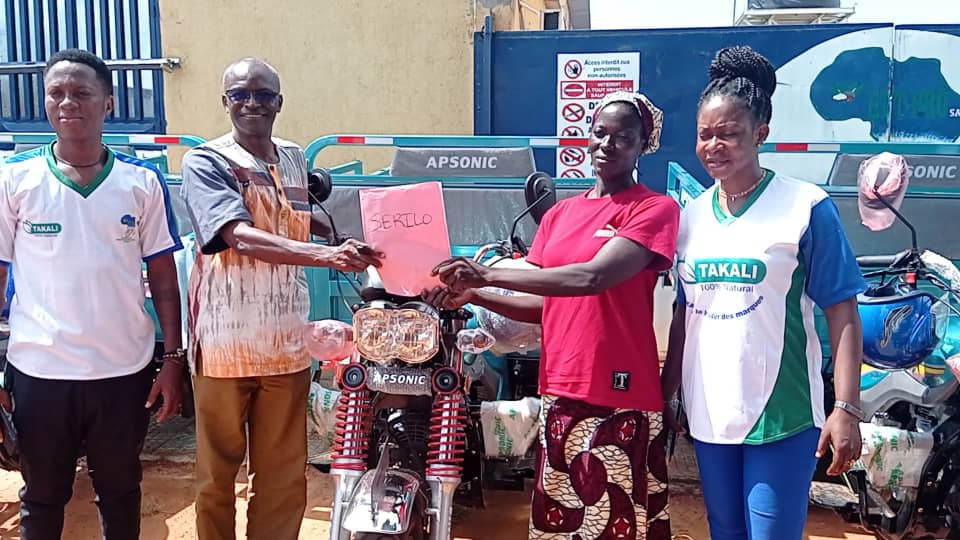 Filière karité au Burkina : Le projet PACTE dote des organisations professionnelles de tricycles