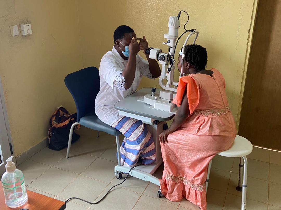 Santé visuelle au Burkina : La fondation Jean Paul Sawadogo lance une campagne de dépistage au profit des élèves et étudiants 